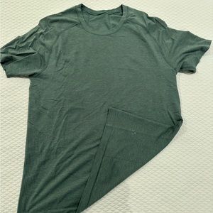 Lululemon Metal Vent